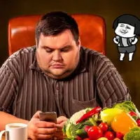 大胃王直播表演吃速食面 配菜让人明白为何肥胖 增肥容易啊