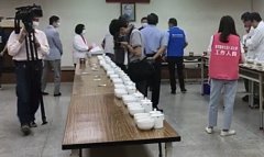 工程师转种茶10年 喜夺竹县2021东方美人茶红茶评鑑特等奖